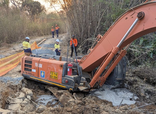 🦺 YQL Safety Reminder: Preventing Heavy Equipment Bogging Incidents