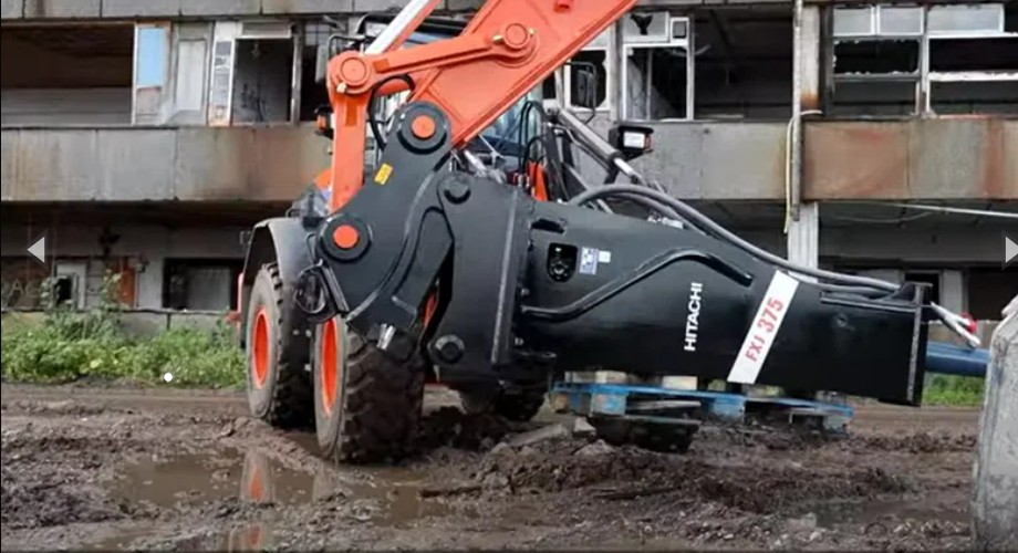 Trained teams delivering earthmoving and mining-related works on active sites.